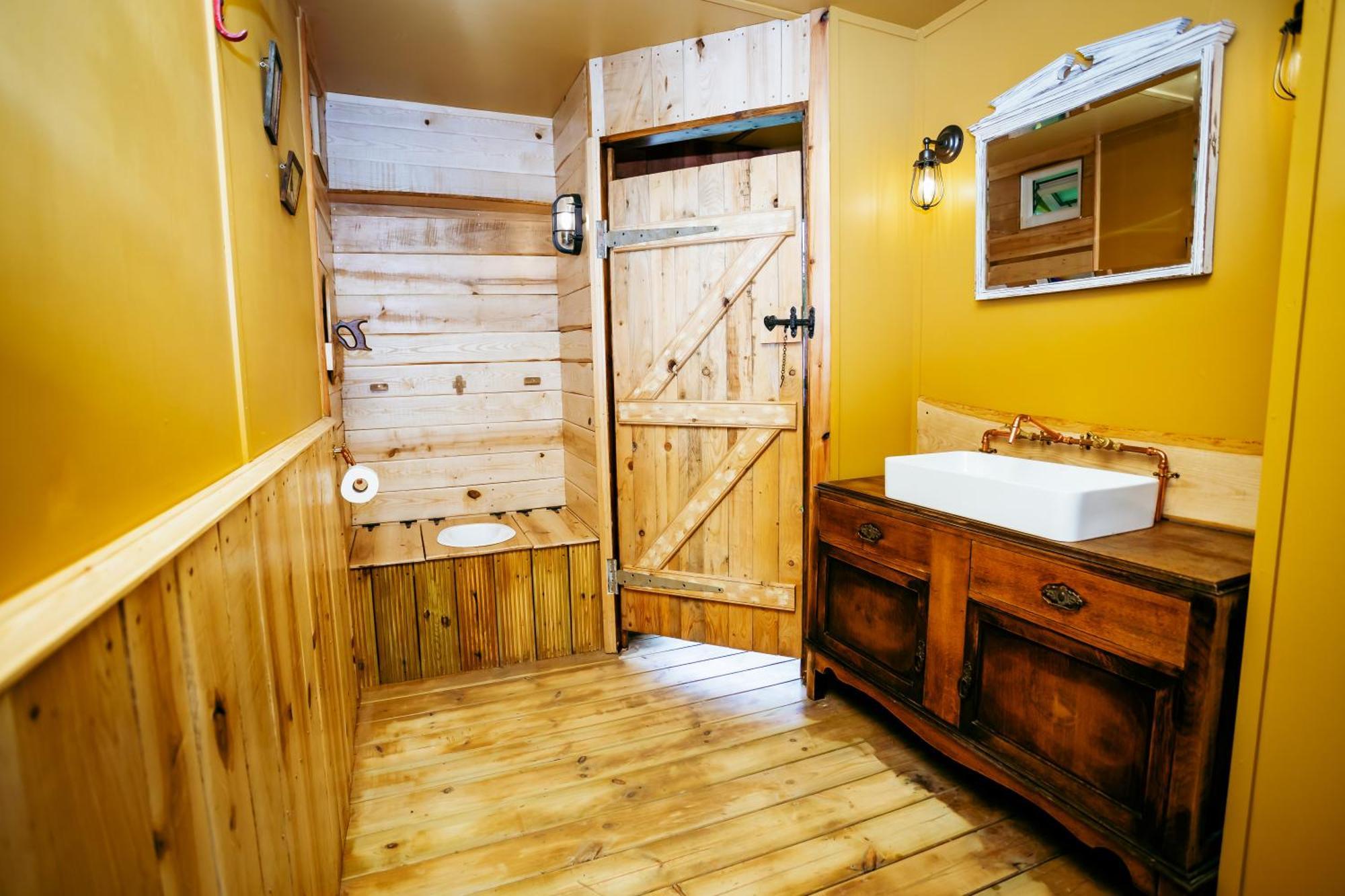 Luxury Glamping Retreat In Battle Villa Exterior photo