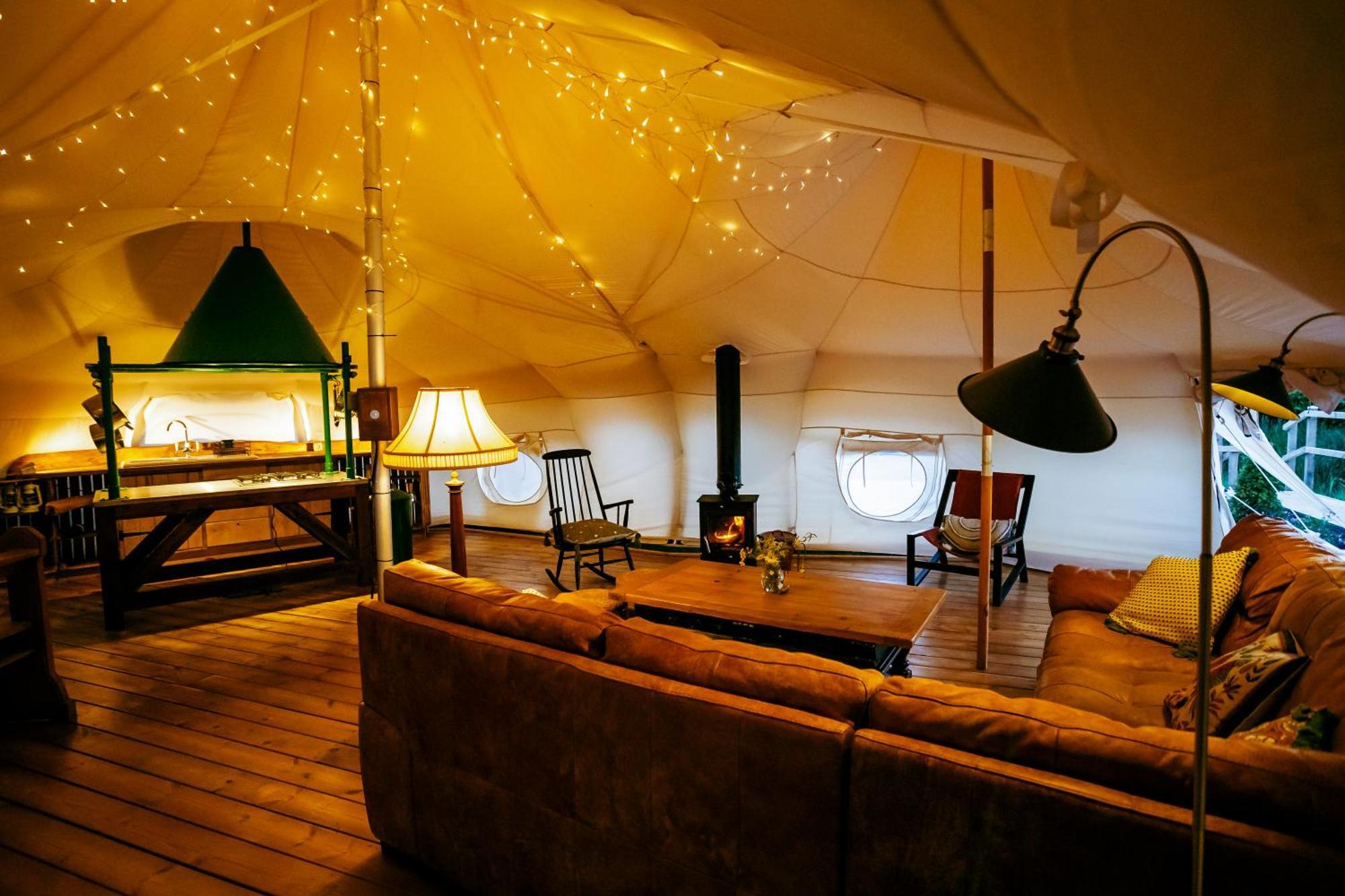 Luxury Glamping Retreat In Battle Villa Exterior photo